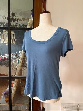 American Eagle Outfitters Blue Scoop Neck Ribbed Short Sleeve Tee